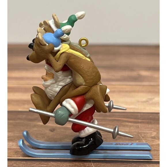 1998 HALLMARK KEEPSAKE ORNAMENT QX6776 DOWNHILL DASH SANTA SKIING W REINDEER - Picture 9 of 13